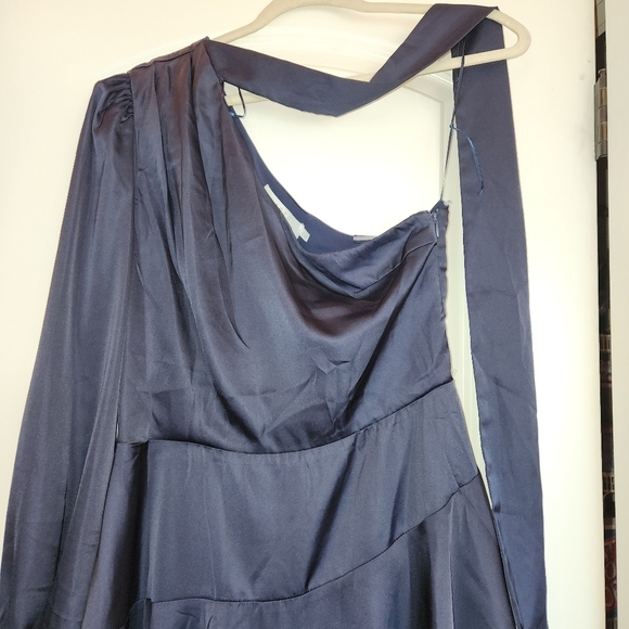 NWT ASTR The Label Satin Scarf One Shoulder Mini Dress Size L Side Zip Midnight - Picture 5 of 10